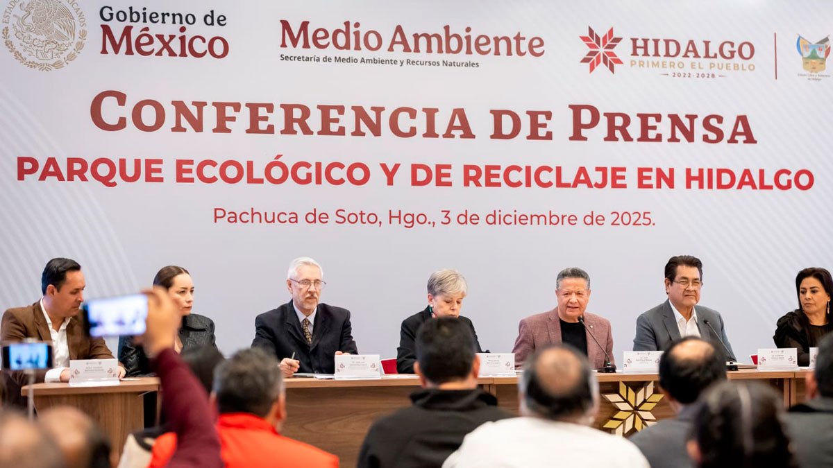 Alicia Bárcenas, Secretaria de Medio Ambiente y Recursos Naturales y el Gobernador de Hidalgo, Julio Menchaca Salazar ofrecen conferencia de prensa